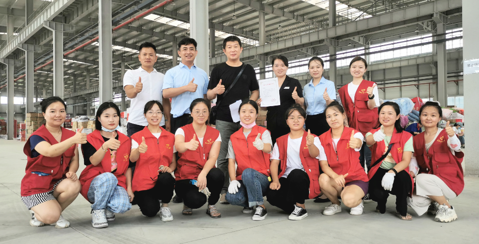 心系新乡 守望相助 ——qianyi千亿平台（中国）集团捐赠衣物食品等支援新乡抗洪救灾
